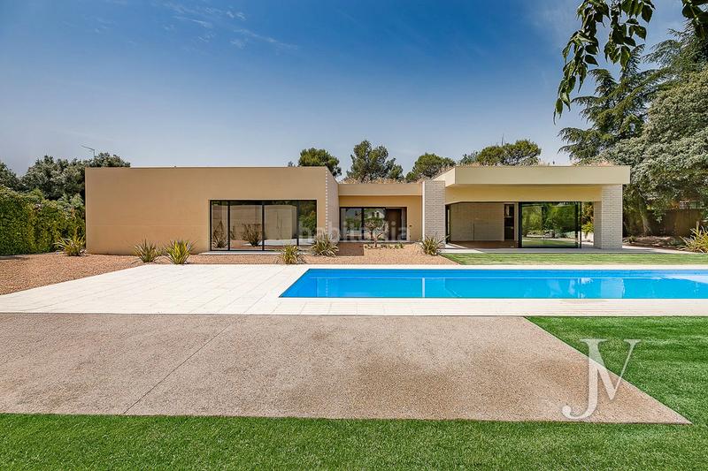 Foto a1f4b9e8-b62f-4176-affa-1ae2a7402719. Xalet amb calefacció aparcament piscina a Las Lomas Boadilla del Monte