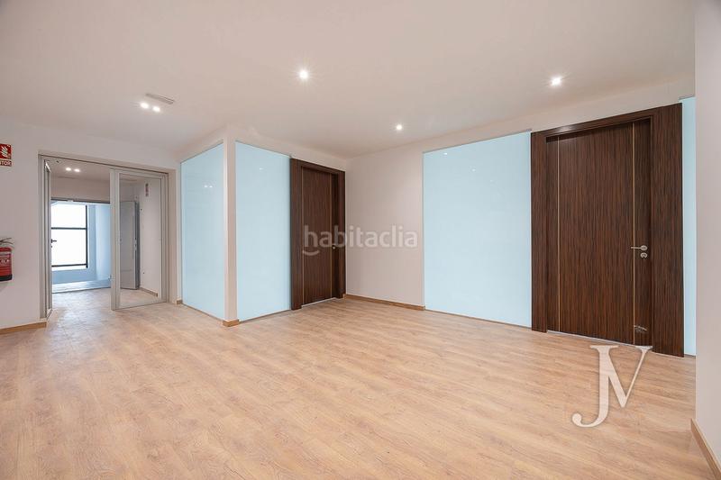 Foto 6e24011a-d2e6-41fc-923d-0c92db37667b. Bureau avec chauffage parking dans Las Tablas Madrid