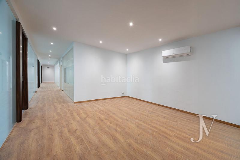 Foto a04d841b-7cdf-4706-96b7-9cf1c54ca6eb. Bureau avec chauffage parking dans Las Tablas Madrid