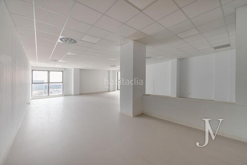 Foto 30b53784-c3a0-482e-8af5-776863669805. Office space with heating parking in Las Tablas Madrid