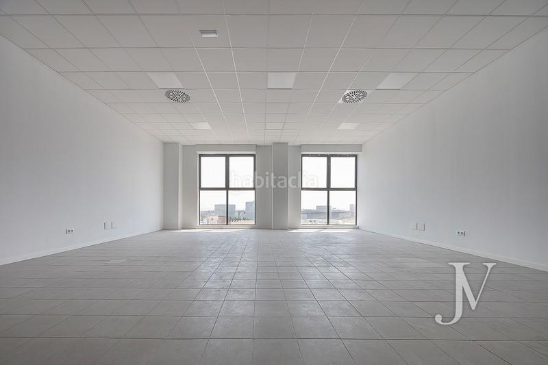 Foto 84404971-60d1-4fc2-97a9-e732abe69db4. Office space with heating parking in Las Tablas Madrid