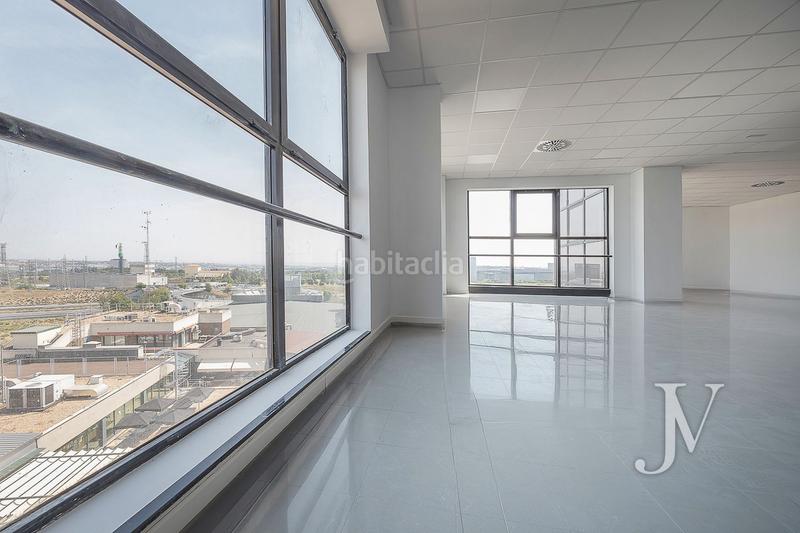 Foto e73f0f38-609e-45c0-98bb-57d05c9bfc1e. Oficina en Las Tablas Madrid
