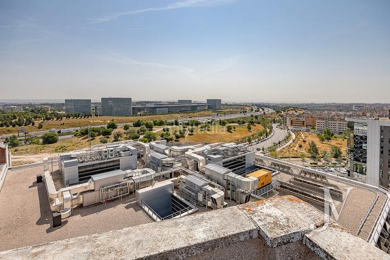 Foto eeeb12fa-9c45-4521-8d7b-4e9fe027baed. Oficina en Las Tablas Madrid