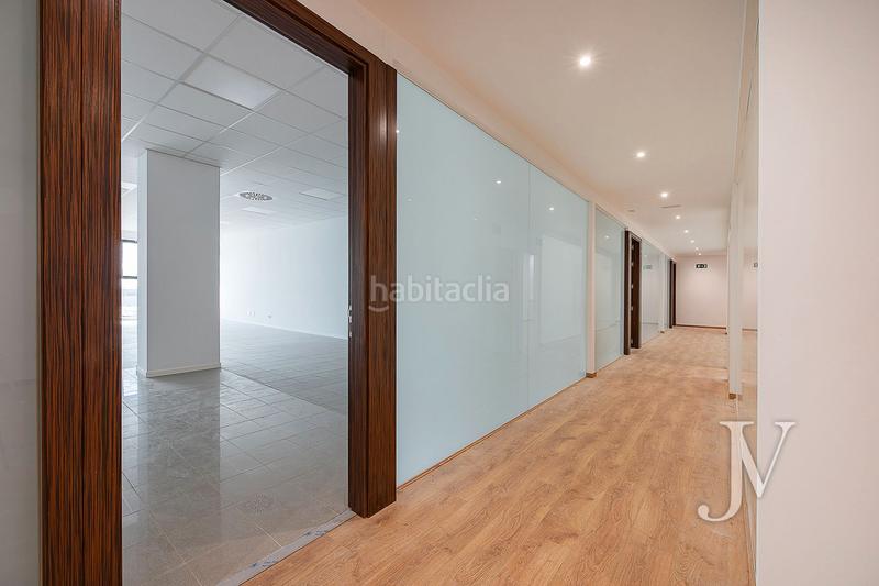 Foto 48a5ade0-4da1-4b05-a453-e7a3053e6563. Ufficio con riscaldamento parcheggio in Las Tablas Madrid