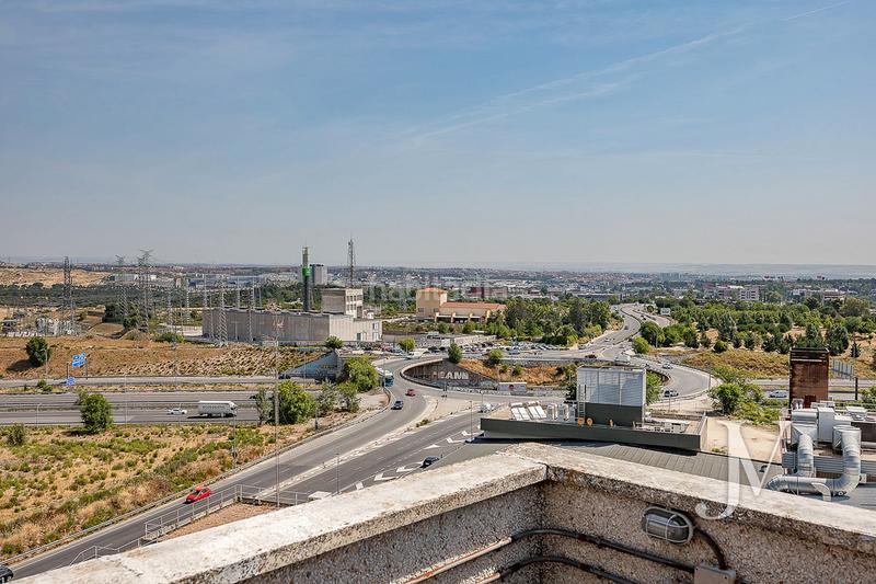 Foto cc43bab9-d68b-42a0-bcc3-6ad89d8f9048. Ufficio con riscaldamento parcheggio in Las Tablas Madrid