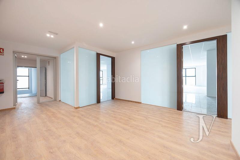 Foto d8018862-13b6-4307-bea0-46461222ffe5. Ufficio con riscaldamento parcheggio in Las Tablas Madrid
