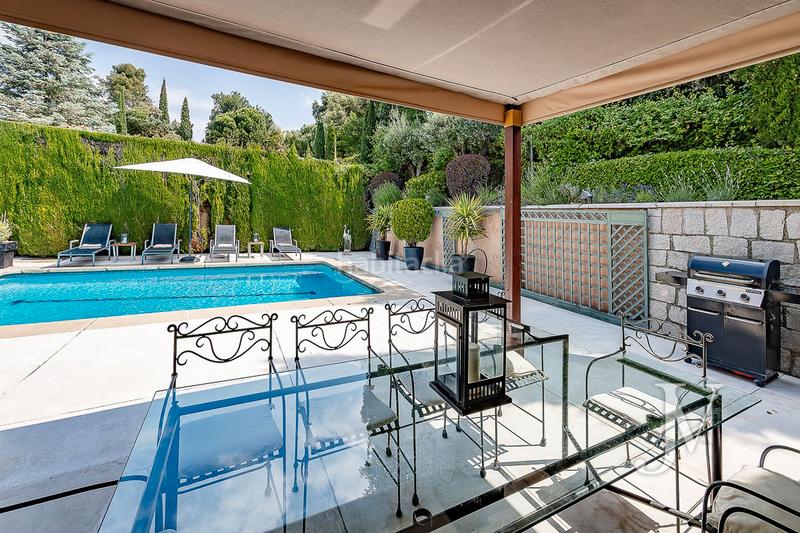 Foto 440cdb81-c354-48b4-8261-837b9355ab6b. Casa adossada amb xemeneia calefacció aparcament piscina a Madrid