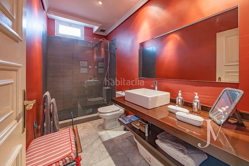 Foto c09da80d-789b-44b7-a7d4-75826cade312. Casa adossada amb xemeneia calefacció aparcament piscina a Madrid