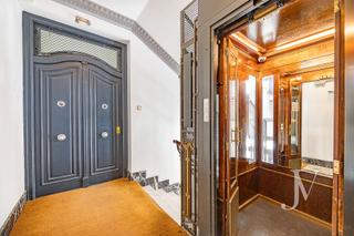 Piso  Calle de ferraz. Ferraz - rosales 317m2, piso de esquina para reformar en edifici