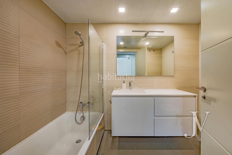 Foto e1314209-e42c-4654-abe3-74ed1a37a9fe. Piso en calle valderaduey 4 puerta de hierro: edificio construido en el 2015, con piscina zona infantil, pádel, gimnasio, sala polivalente para cumpleaños en Madrid