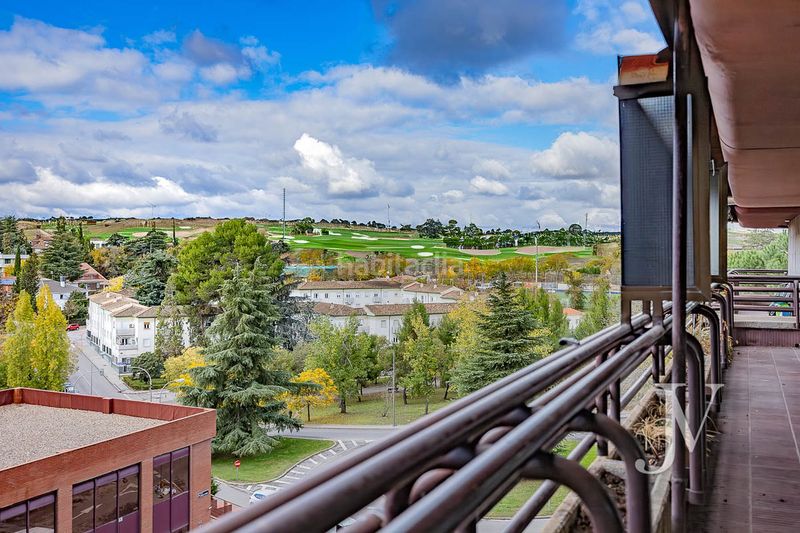 Piso  en  Peñagrande. Puerta de hierro: vistas al golf y a el pardo, 150m2 3 dormitori