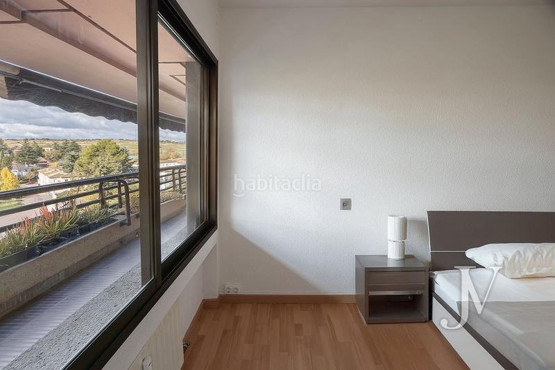 Foto 9d87570a-f3c0-481b-8cde-3b7a6d2e008e. Appartement avec chauffage piscine dans Fuentelarreina Madrid