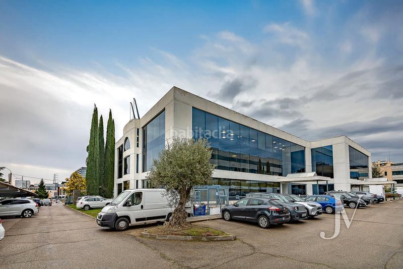 Foto cc4c00b8-f16c-4f97-8dd0-571e393f9815. Affitto ufficio con riscaldamento parcheggio in La Florida - El Plantío Madrid