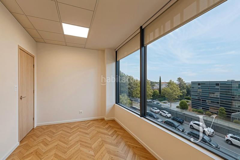 Foto 1ff6cd31-47e4-4717-aafb-1215b657240c. Miete büro mit heizung parking in La Florida - El Plantío Madrid