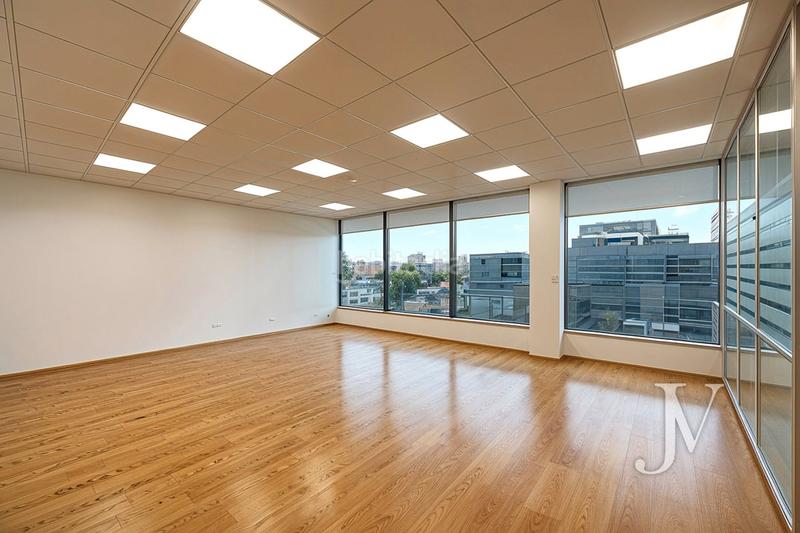 Foto 3706f825-0c52-40fd-a0d0-74f0bfbd5964. Miete büro mit heizung parking in La Florida - El Plantío Madrid