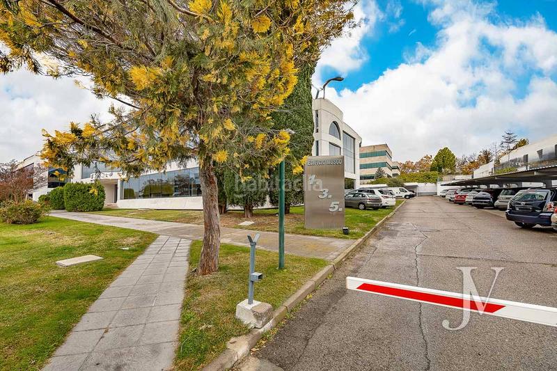 Foto efa5c28a-81f2-4988-8c1b-3e001f665727. Miete büro mit heizung parking in La Florida - El Plantío Madrid