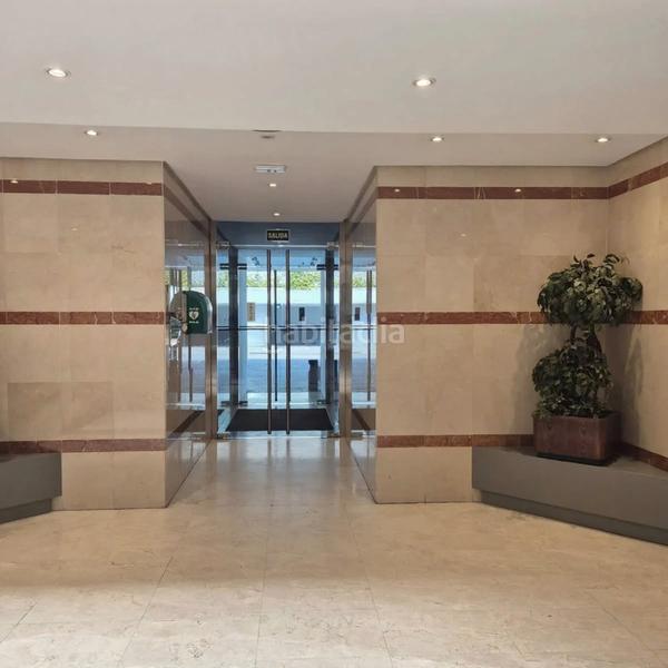 Foto b372649b-6c0b-4014-9f0c-bcee1f4417ce. Rent office space in calle del musgo 5 in La Florida - El Plantío Madrid