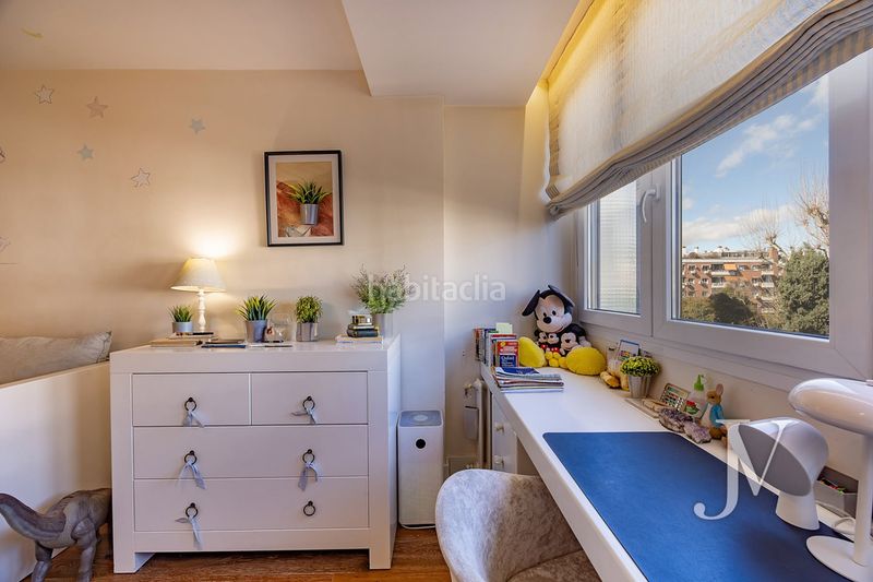 Piso puerta de hierro: piso de 280m2 con muy buenas calidades, distribución amplia y buena urbanización con jardín y piscina en Madrid - Imagen 26