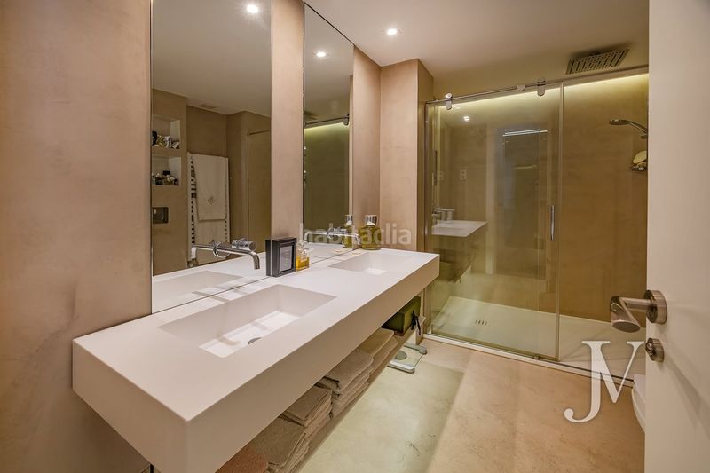 Piso puerta de hierro: piso de 280m2 con muy buenas calidades, distribución amplia y buena urbanización con jardín y piscina en Madrid - Imagen 11