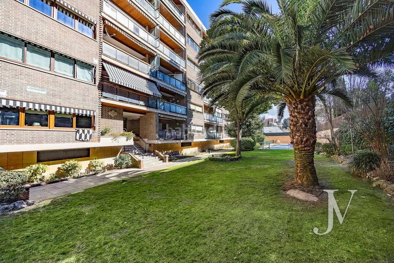 Piso puerta de hierro: piso de 280m2 con muy buenas calidades, distribución amplia y buena urbanización con jardín y piscina en Madrid - Imagen 14