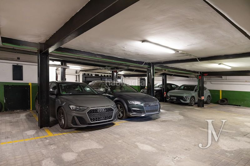 Piso puerta de hierro: piso de 280m2 con muy buenas calidades, distribución amplia y buena urbanización con jardín y piscina en Madrid - Imagen 32