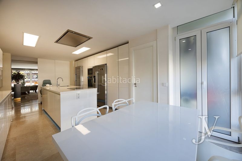 Piso puerta de hierro: piso de 280m2 con muy buenas calidades, distribución amplia y buena urbanización con jardín y piscina en Madrid - Imagen 30