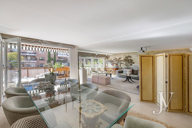 Piso puerta de hierro: piso de 280m2 con muy buenas calidades, distribución amplia y buena urbanización con jardín y piscina en Madrid - Imagen 18