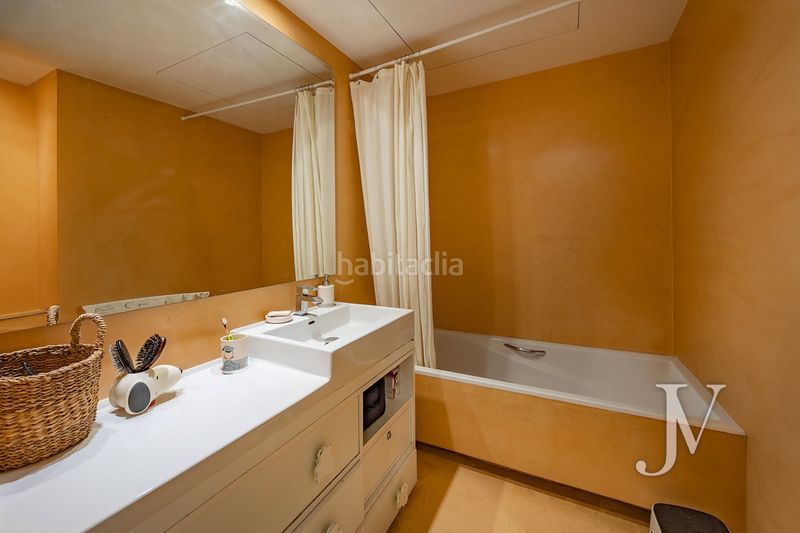 Piso puerta de hierro: piso de 280m2 con muy buenas calidades, distribución amplia y buena urbanización con jardín y piscina en Madrid - Imagen 16