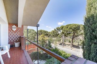 Location Maison jumelée  Calle de los pirineos. 1º línea del parque de la dehesa de la villa, chalet adosado con