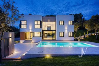 Chalet in Ciudalcampo. Ciudalcampo: obra nueva, 770m2 con 4.000m2 de parcela, cerca de