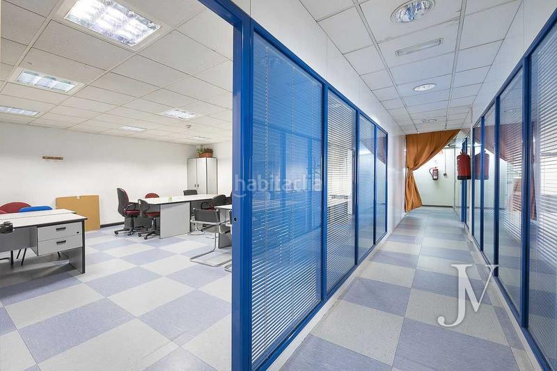 Foto 33b51aa9-50c4-477e-9a15-4989c7b1383b. Office space with heating in Concepción Madrid