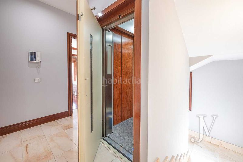 Foto 8b5f6753-bf86-42ef-be6d-2a447edd2a7b. Casa pareada en Ciudad Universitaria Madrid