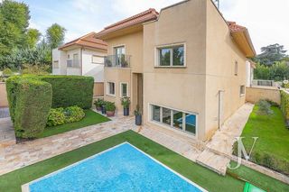 Towny house  Avenida de fuentelarreina