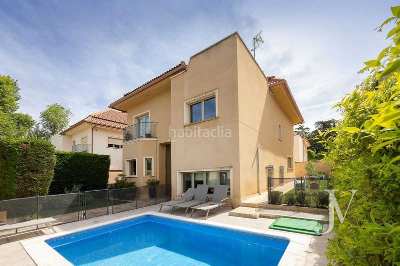 Foto e24ed9b4-e9dd-44b1-9840-89eb5bcce723. Casa pareada en Ciudad Universitaria Madrid