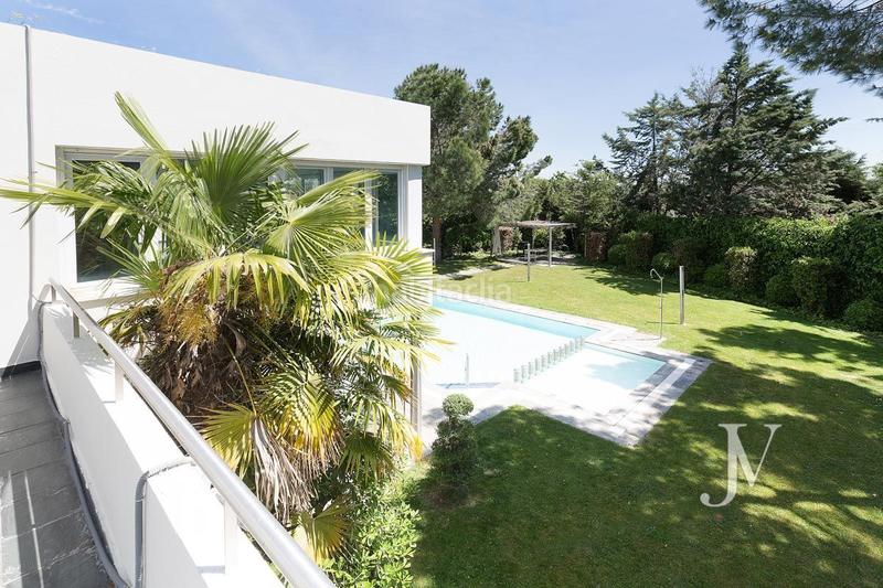 Foto 0188dd9c-1908-4cd1-82e9-5193362d5ee9. Chalet mit heizung parking pool in urbanización La Moraleja La Moraleja