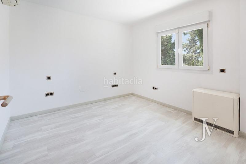 Foto 064aa16d-c42f-46be-ad7d-1130f439f071. Chalet mit heizung parking pool in urbanización La Moraleja La Moraleja