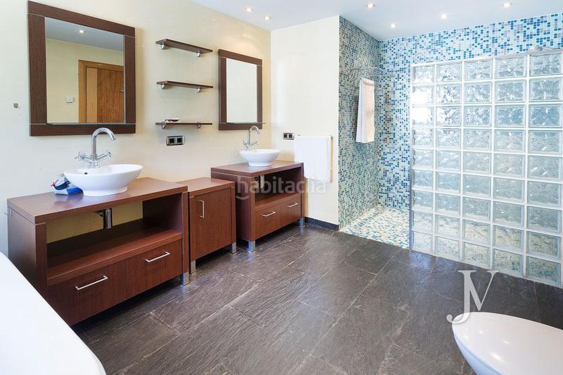 Foto 7c2f7afc-2209-4c3a-8e65-d8d02c69a39c. Chalet mit heizung parking pool in urbanización La Moraleja La Moraleja