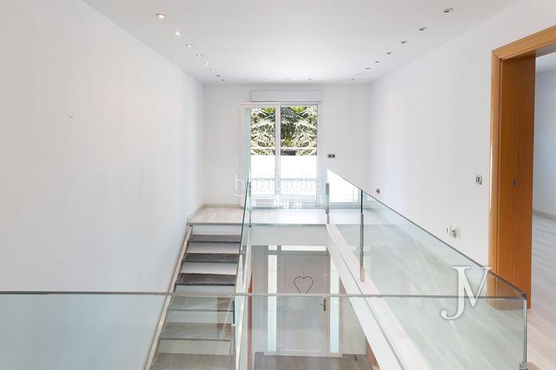 Foto b087779f-b04e-4b0c-9c1a-e83d14eee341. Chalet mit heizung parking pool in urbanización La Moraleja La Moraleja