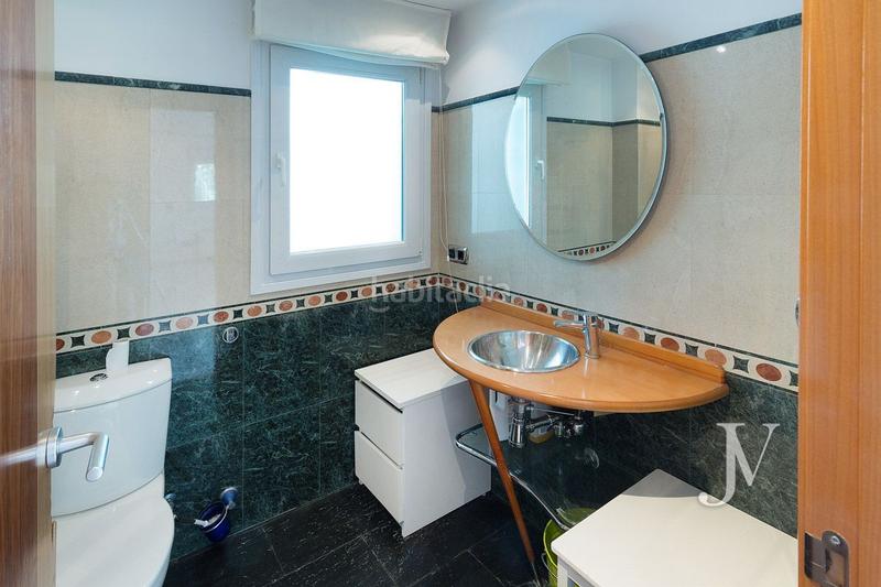 Foto d009d5e9-49ca-448d-9dbf-a1396d54dbdd. Chalet mit heizung parking pool in urbanización La Moraleja La Moraleja