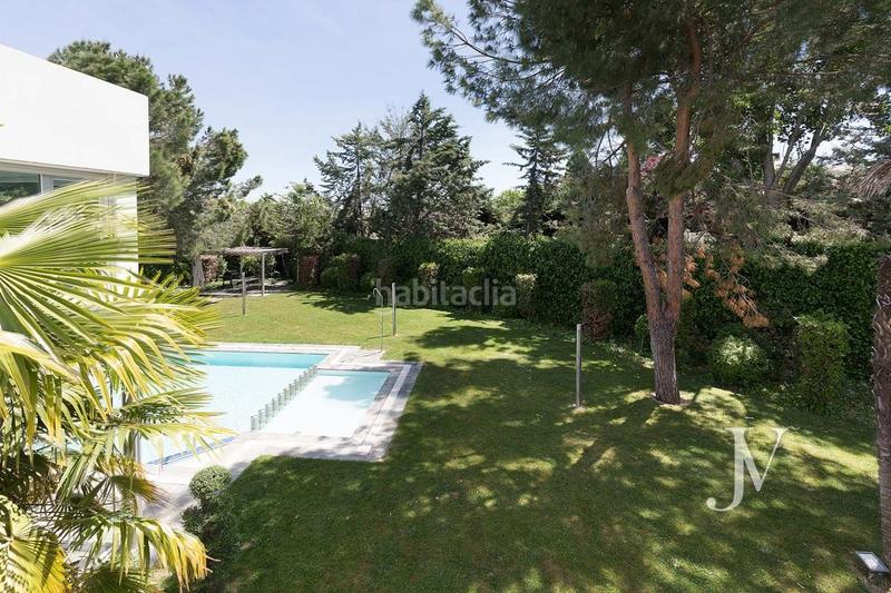 Foto 24e9fa49-c4d0-4b9a-be27-d0c93f197d69. Xalet amb calefacció aparcament piscina a urbanización La Moraleja La Moraleja
