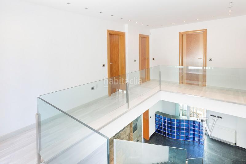 Foto 2513b82c-a066-4db9-8fdc-7e555c8c8b1d. Xalet amb calefacció aparcament piscina a urbanización La Moraleja La Moraleja