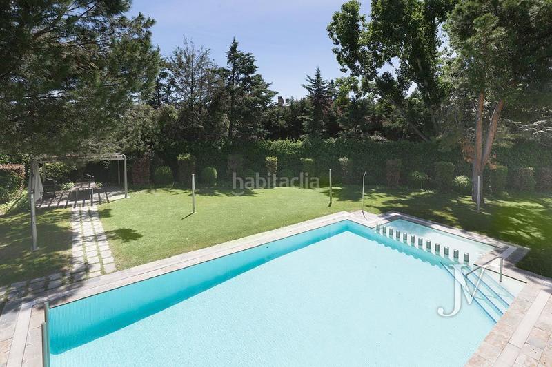 Foto 306da6b6-c4da-461a-b995-c435a423032e. Xalet amb calefacció aparcament piscina a urbanización La Moraleja La Moraleja