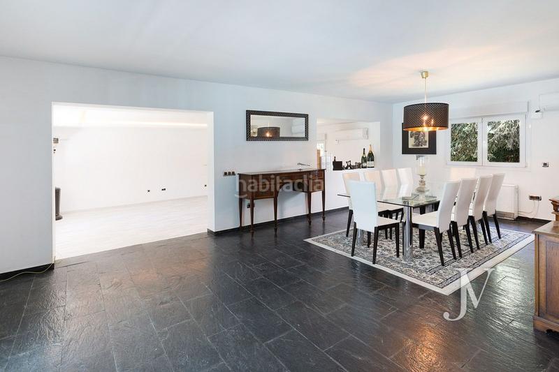 Foto 3f9b5211-596d-4c05-9daa-c8489d3940ed. Xalet amb calefacció aparcament piscina a urbanización La Moraleja La Moraleja