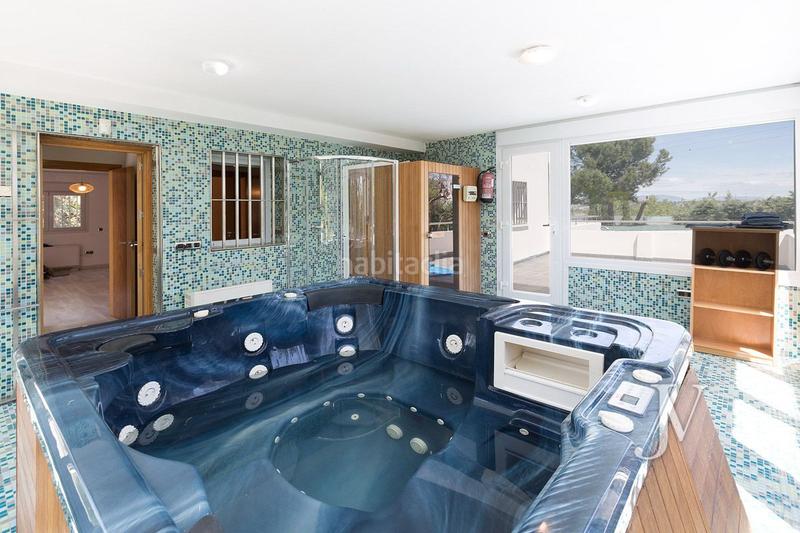 Foto 8da67ec4-1ae8-4558-bd9f-89ea51734481. Xalet amb calefacció aparcament piscina a urbanización La Moraleja La Moraleja