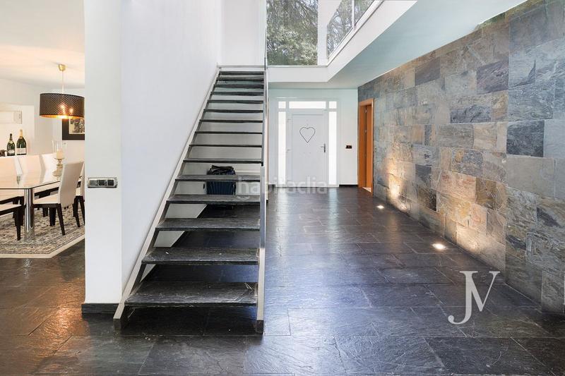 Foto 9096d4fc-5975-4e18-be21-efe5d08c0695. Xalet amb calefacció aparcament piscina a urbanización La Moraleja La Moraleja