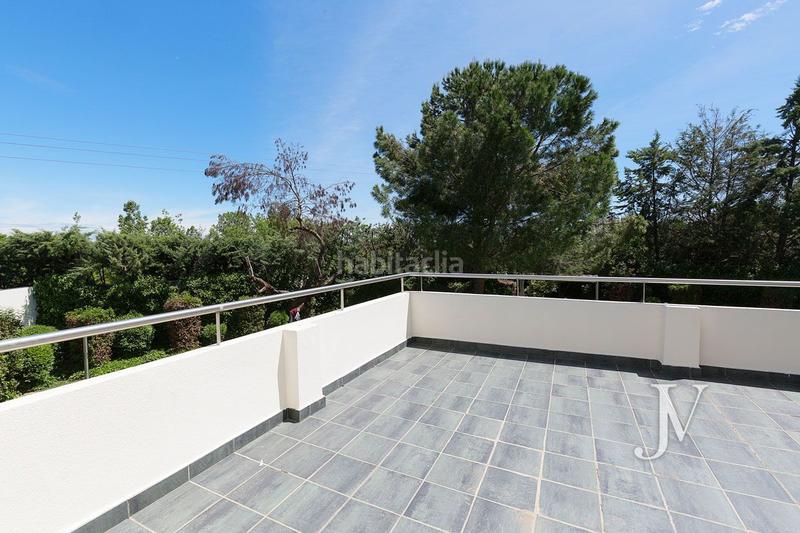 Foto a3fa491a-cb92-43a9-a99d-ecd329c8b8c0. Xalet amb calefacció aparcament piscina a urbanización La Moraleja La Moraleja