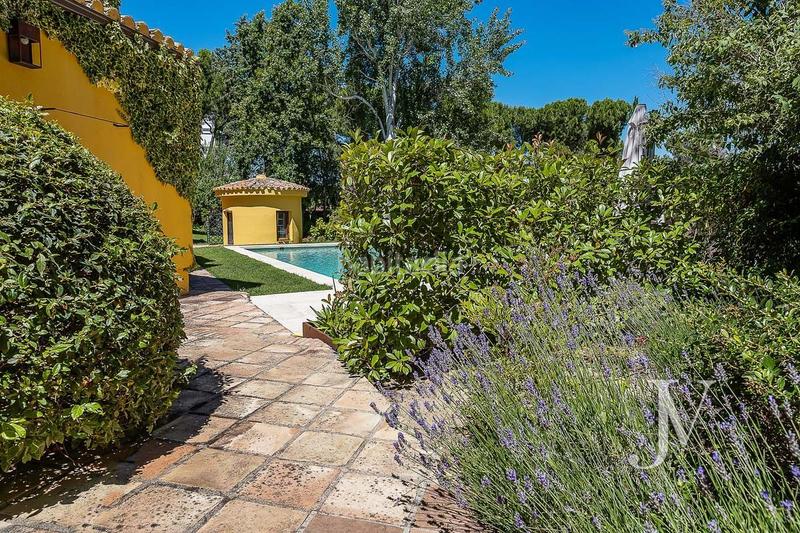 Foto 4f401f81-0bce-48a7-9111-49bb12a77677. Chalet avec chauffage parking piscine dans Somosaguas Pozuelo de Alarcón