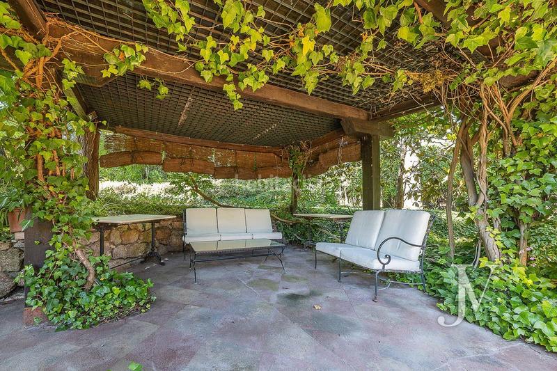 Foto 02aabbc3-3145-4869-b5de-aab53caa99b9. Chalet con riscaldamento parcheggio piscina in Somosaguas Pozuelo de Alarcón