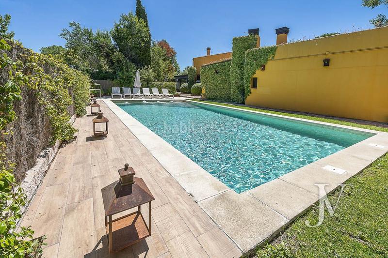 Foto 2d51bb22-0651-4334-9c62-5daa65d0abf9. Chalet con riscaldamento parcheggio piscina in Somosaguas Pozuelo de Alarcón