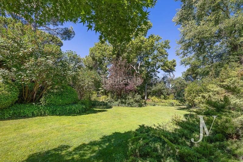 Foto 359f5205-64b7-4995-a7bd-ba6f2e75832b. Xalet amb calefacció aparcament piscina a Somosaguas Pozuelo de Alarcón